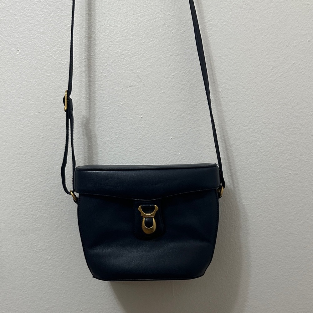 Elegant Navy Leather Shoulder/Crossbody Bag